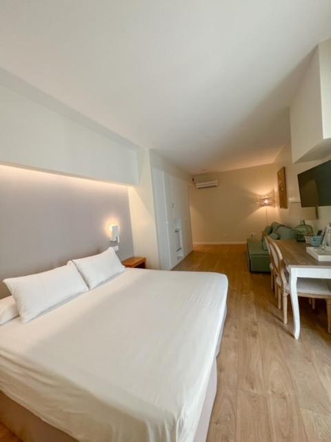 Hotel & Apartaments Thalassa Sport & Spa Roses Exteriér fotografie