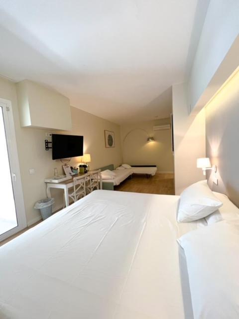 Hotel & Apartaments Thalassa Sport & Spa Roses Exteriér fotografie