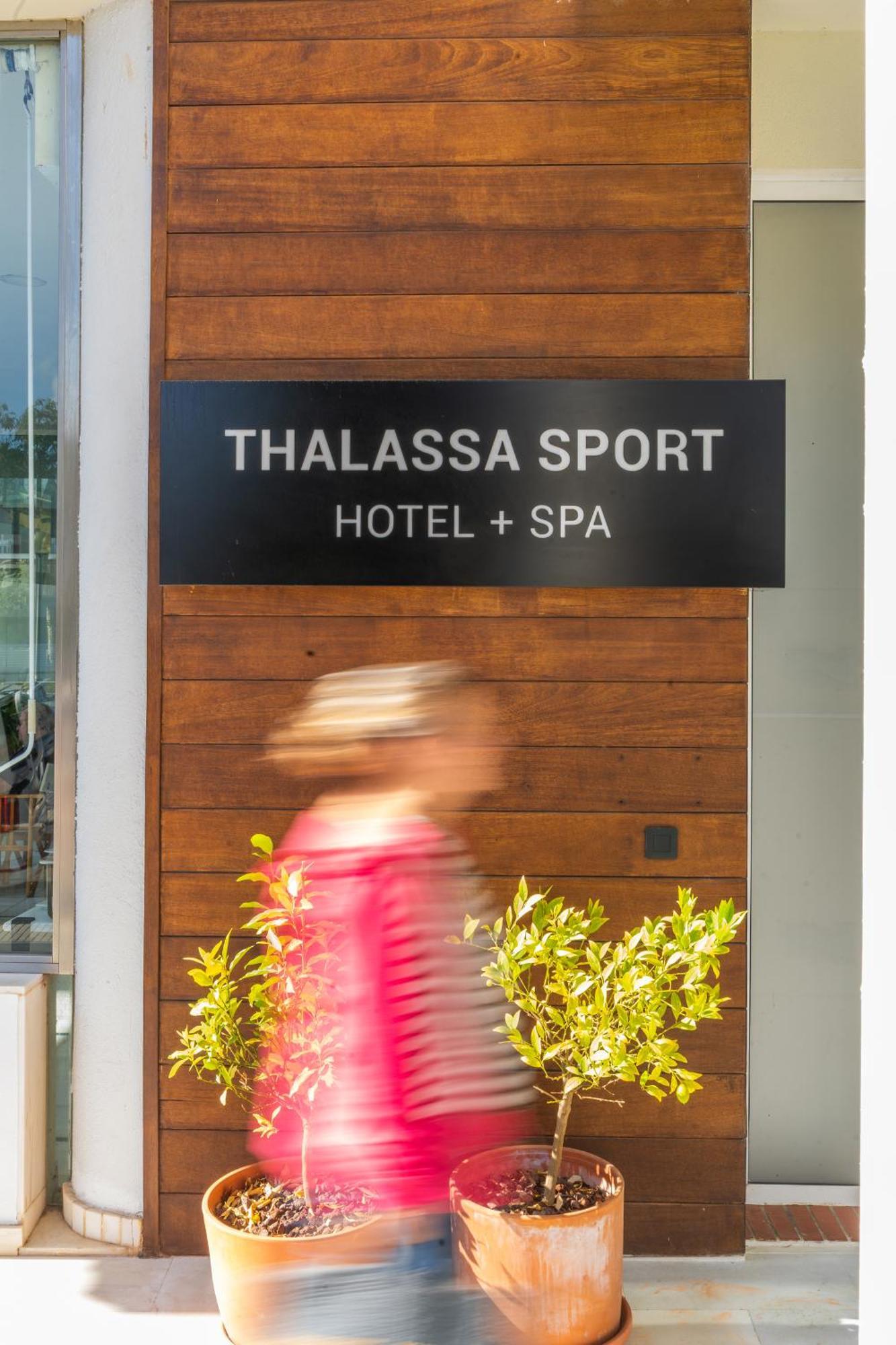 Hotel & Apartaments Thalassa Sport & Spa Roses Exteriér fotografie