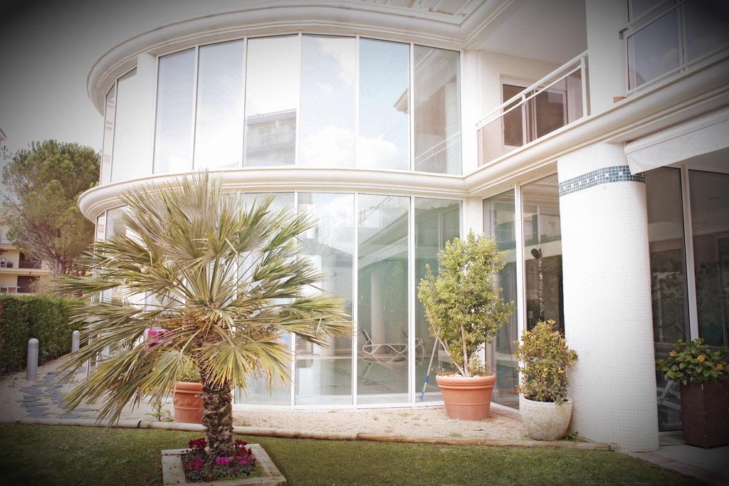 Hotel & Apartaments Thalassa Sport & Spa Roses Exteriér fotografie