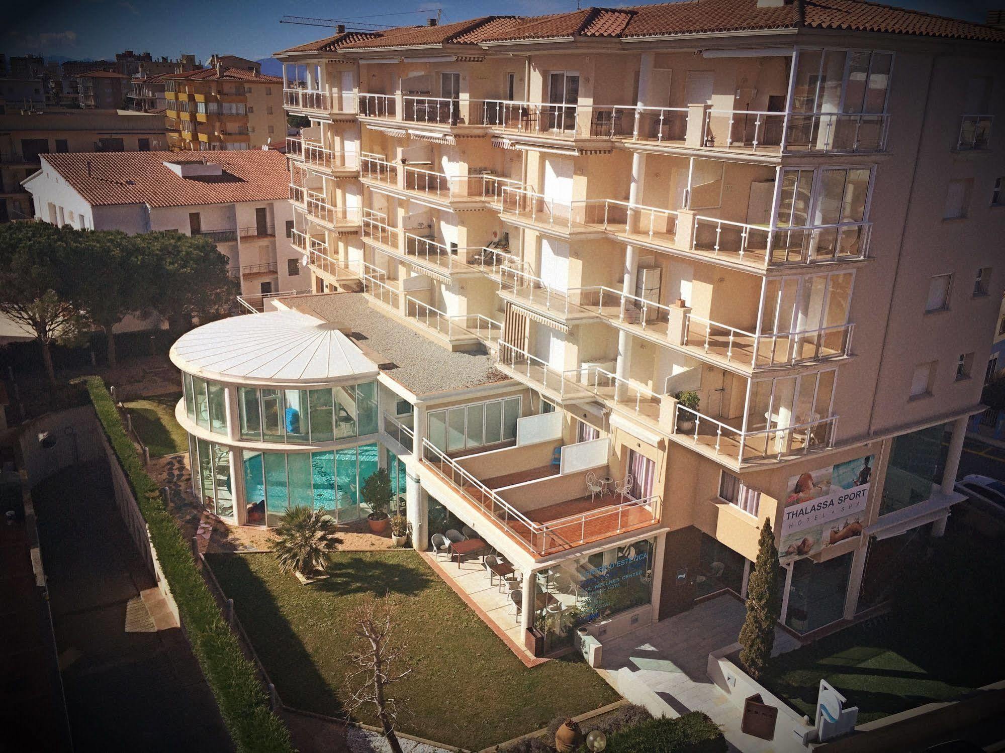 Hotel & Apartaments Thalassa Sport & Spa Roses Exteriér fotografie